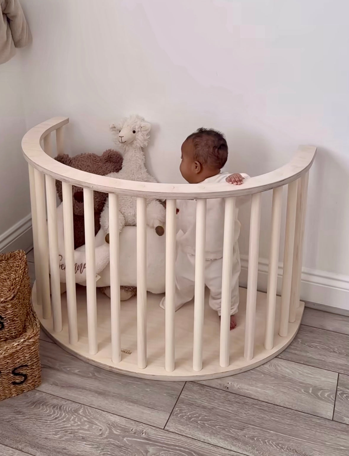 Climbing_table_wood baby inside